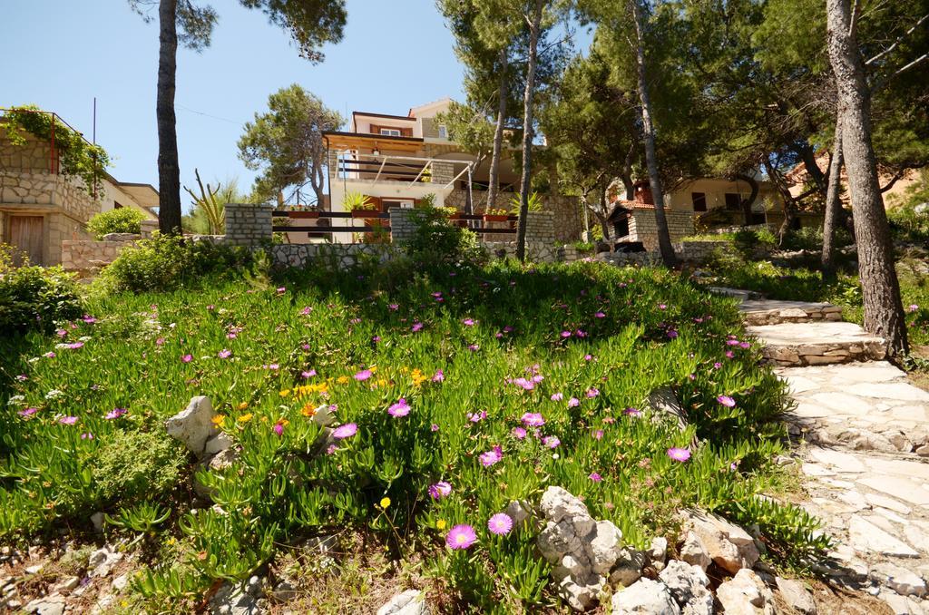 Pavao Apartments Vrboska Extérieur photo