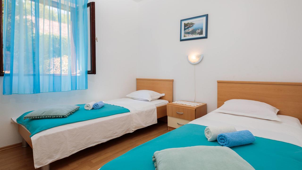 Pavao Apartments Vrboska Extérieur photo