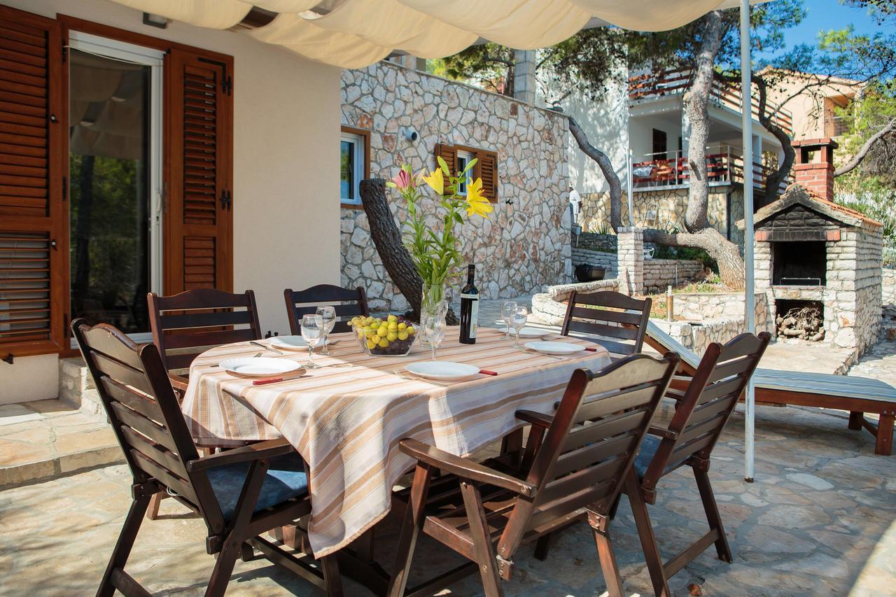 Pavao Apartments Vrboska Extérieur photo