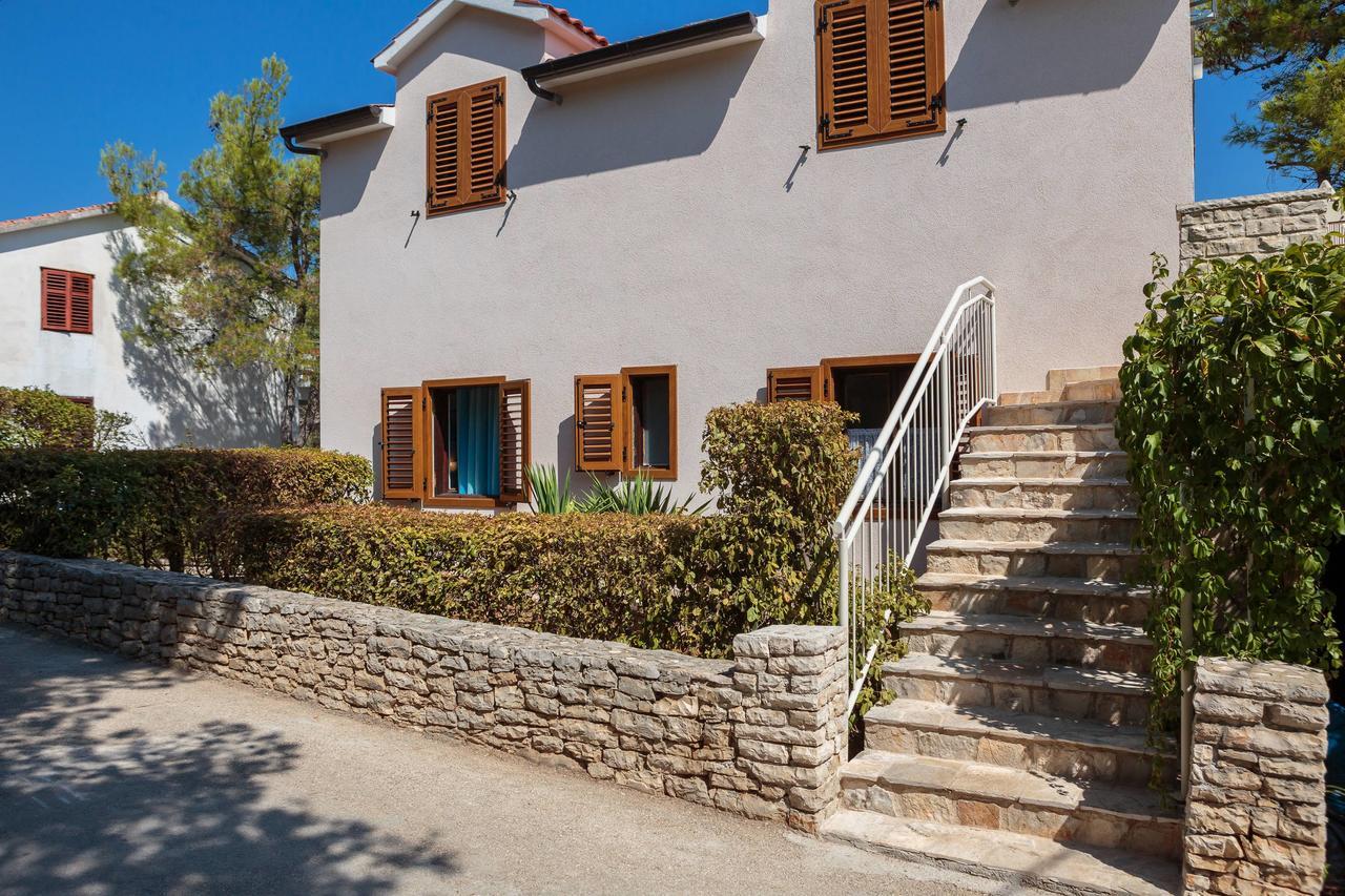 Pavao Apartments Vrboska Extérieur photo